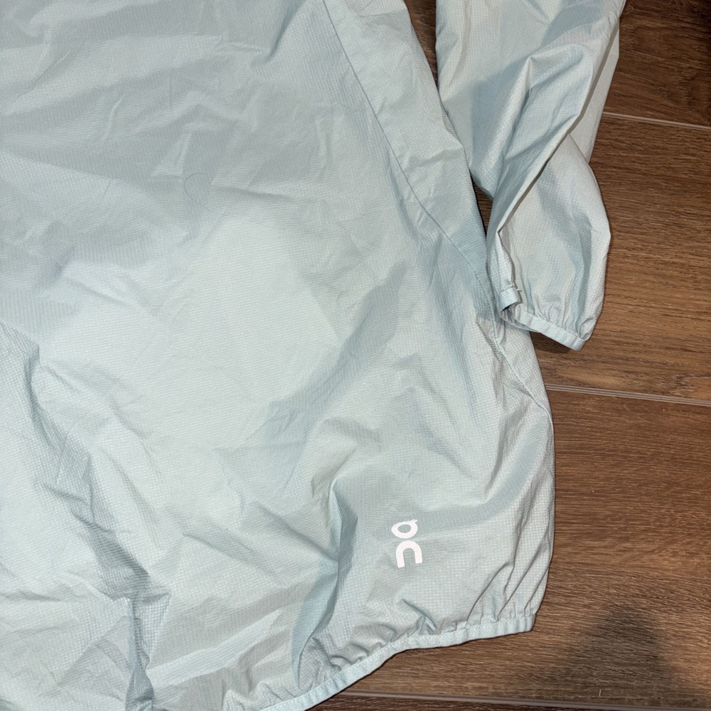 On Running Light Gray Performance Jacket - image 6
